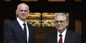 Παπανδρέου: Ο Παπαδήμος έχει Plan B - Υποχρεωτικό κούρεμα