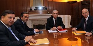 Ψέματα τέλος: Οι αρχηγοί «υπογράφουν» σήμερα τα μέτρα