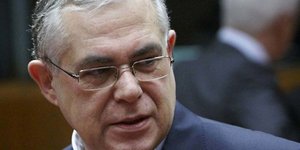 Παπαδήμος: Η έξοδος από το ευρώ θα ήταν μία εθνική ήττα