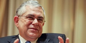 Παπαδήμος: Είμαστε στα μισά του δρόμου για την ανάπτυξη