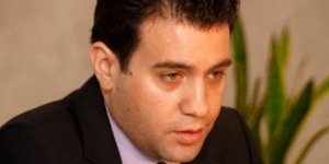 ΔΗΜΑΡ: Ο Αλέξης Τσίπρας είναι ο νέος Χάρι Πότερ