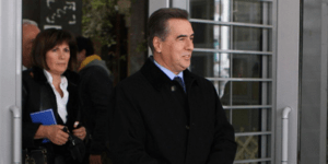 Ο Παπαγεωργόπουλος ένα μήνα στη φυλακή: «Τον φτερωτό γιατρό τον έβαλαν άδικα στο
