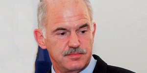 Ο Παπανδρέου άφησε το Συμπόσιο της Σύμης και μεταβαίνει στην Αχαΐα 