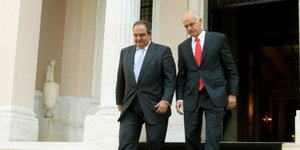 Γαλλίδα δημοσιογράφος «καίει» Καραμανλή και Παπανδρέου για την ένταξη της Ελλάδα