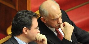 Συζητείται και -εκτός απροόπτου- δεν περνάει η πρόταση εξεταστικής για το Μνημόν