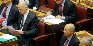 Απάντηση Παπανδρέου σε Σημίτη : Μιλά και κρίνει εκ του ασφαλούς