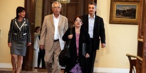 Παπαρήγα: Θα ζητήσουμε με νόμο την κατάργηση του μνημονίου