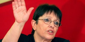 Παπαρήγα: «To PSI είναι μια μορφή εμπαιγμού του λαού»