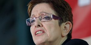 Παπαρήγα: ΝΔ και ΣΥΡΙΖΑ επιφυλάσσουν βάσανα για το λαό