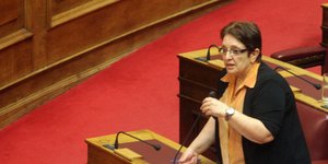 Παπαρήγα: Στο ΚΚΕ δεν παραδεχόμαστε αυτό το Κοινοβούλιο -Εμείς το σφυροδρέπανο τ