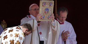 Το «Ειρήνη πάσι» σε άπταιστα ελληνικά του νέου Πάπα [βίντεο]