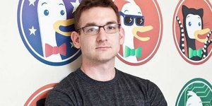 Το νέο ψαχτήρι που ανταγωνίζεται την Google: Το «παπί» εκσυγχρονίζει τα γραφεία