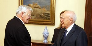 Παπούλιας: Φτάνει το μαστίγωμα