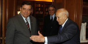 Συνάντηση Παπούλια - Καρατζαφέρη