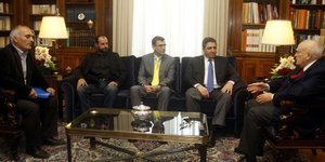 Παπούλιας: Επιστροφή στη γη για να σωθούμε