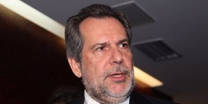 Νυχτερινή συνάντηση-μυστήριο Παπουτσή με τον πρωθυπουργό