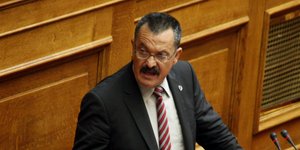 Παππάς της Χρυσής Αυγής: Ο υπουργός Αμυνας κρύβεται πίσω από κάποια κυρία Κορίνα