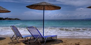 Συνέλαβαν Κινέζες την ώρα του μασάζ σε παραλία της Ρόδου...