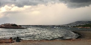 Ο καιρός «χάλασε» το κυριακάτικο μπάνιο