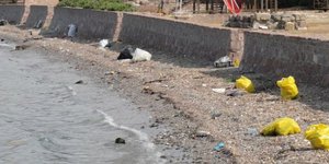 Αυτές είναι οι δώδεκα παραλίες της Αττικής ακατάλληλες για κολύμβηση