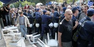 ΠΑΣΟΚ: Πολιτικά κόμματα και ομάδες δεν σέβονται την εθνική εορτή