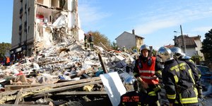 Πολυκατοικία κατέρρευσε μετά από έκρηξη στο Παρίσι -Ενα παιδί νεκρό και πολλοί α