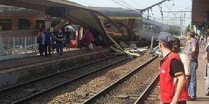 Τραγωδία στο Παρίσι -Τουλάχιστον έξι νεκροί και 30 τραυματίες από τον εκτροχιασμ