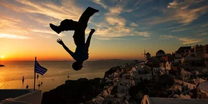 Ο γιος του Αργύρη Ντινόπουλου είναι πρωταθλητής στο parkour -Τα ακροβατικά σε στ