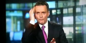 Τον πιάσαν με την...πούδρα στο χέρι! [Βίντεο]