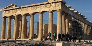 Καλεί τις δύο πλευρές να βρουν μια αμοιβαίως αποδεκτή λύση