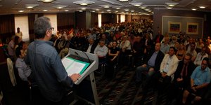 Καρχιμάκης: Είναι απαράδεκτο να ρίχνουν ευθύνες στον Γιώργο Παπανδρέου