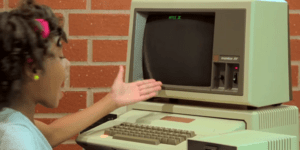 Νέα παιδιά και παλιά κομπιούτερ: Πώς αντιδρούν τα 12χρονα μπροστά σε υπολογιστές