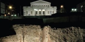  «Στην επιφάνεια»