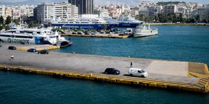 ΙΧ έπεσε στη θάλασσα στον Πειραιά/ Φωτογραφία αρχείου: EUROKINISSI- ΑΝΤΩΝΗΣ ΝΙΚΟΛΟΠΟΥΛΟΣ