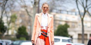 Fashion blogger στους δρόμους της πόλης/Φωτογραφία Shutterstock