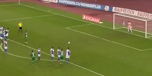 Αποτυχημένη «μπλόφα» σε εκτέλεση πέναλτι [βίντεο]