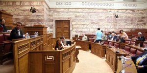 Διαφωνίες στην Βουλή για το προσχέδιο του προϋπολογισμού