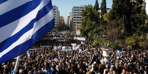 Σε δημοψήφισμα του Reuters το 64% ζητά να φύγει η Ελλάδα από το ευρώ 