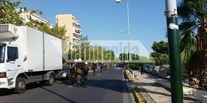 Φωτογραφία: Επεισόδια σε συγκέντρωση της Χρυσής Αυγής στο Πέραμα