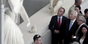 Στο Μουσείο της Ακρόπολης βρέθηκε ο Σιμόν Πέρες