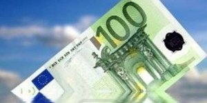 Η τρόικα θέλει να «κόψει» αποζημιώσεις και εφάπαξ