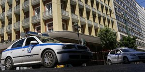 Στα χέρια της ΕΛ.ΑΣ. η θηλυκή συμμορία της Γλυφάδας / Φωτογραφία: ΕUROKINISSI/ΓΙΑΝΝΗΣ ΠΑΝΑΓΟΠΟΥΛΟΣ