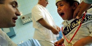 Μέρκελ: Θα γίνουμε περίγελως αν απαγορεύσουμε την περιτομή