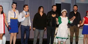 Στιγμιότυπο από την παράσταση «Πετάει Πετάει» (Φωτογραφία: NDPphoto)