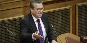 Ο Τάσος Πετρόπουλος στη Βουλή / Φωτογραφία: Eurokinissi