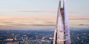 Εντυπωσιακή σκηνή: Κεραυνός χτυπάει τον θεόρατο ουρανοξύστη Σαρντ στο Λονδίνο [ε