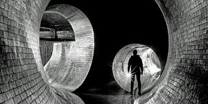 Ενας φωτογράφος αποκαλύπτει τα άδυτα του κάτω κόσμου