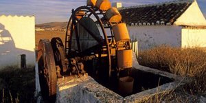 Χάθηκαν οι ιππότες -Γυναίκα έπεσε σε πηγάδι την ώρα που έκανε αταξίες με άνδρα κ