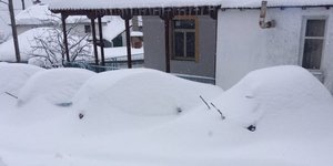 Αυτοκίνητα θάφτηκαν στο χιόνι