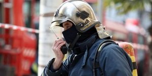 Μολότοφ στα γραφεία του ΣΥΡΙΖΑ στη Δάφνη